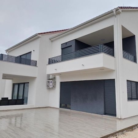 Villa Biba Новаля Екстериор снимка